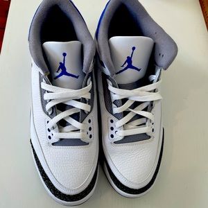 Air Jordan 3 Retro “Racer Blue.”